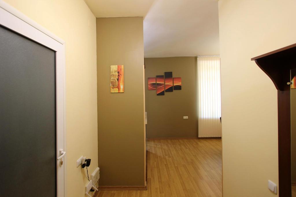Studio With Balcony On Sayat Nova Avenue Erévan Extérieur photo