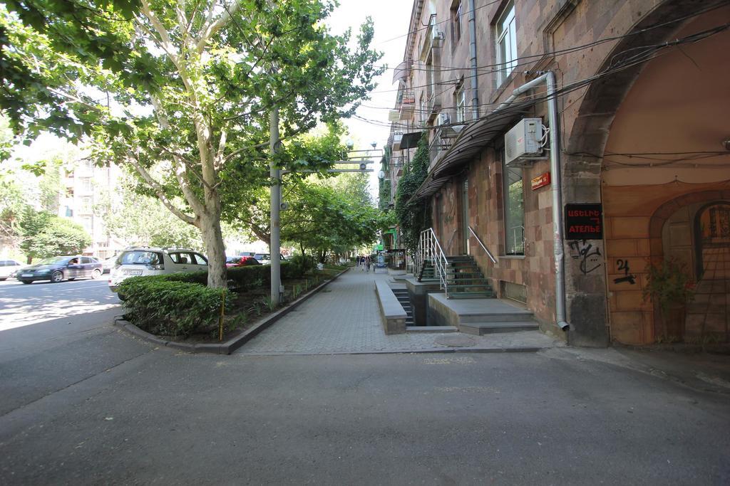 Studio With Balcony On Sayat Nova Avenue Erévan Extérieur photo